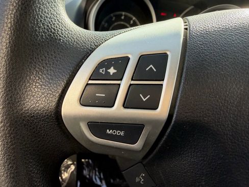 Used 2014 Mitsubishi Lancer ES image 41