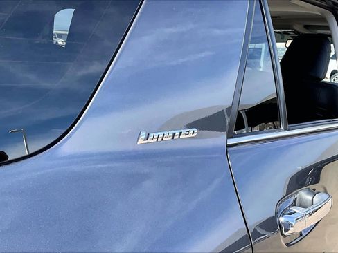 Used 2022 Toyota 4Runner Limited image 9