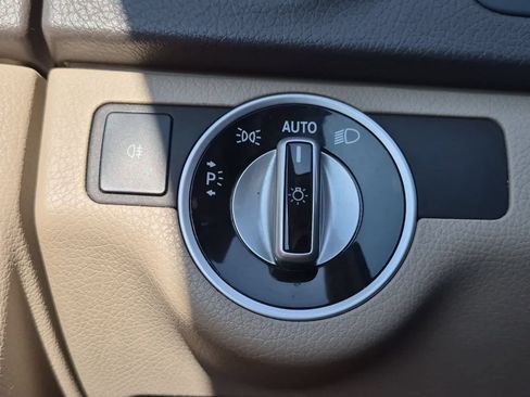 Used 2012 Mercedes-Benz C 300 4MATIC Sedan image 28