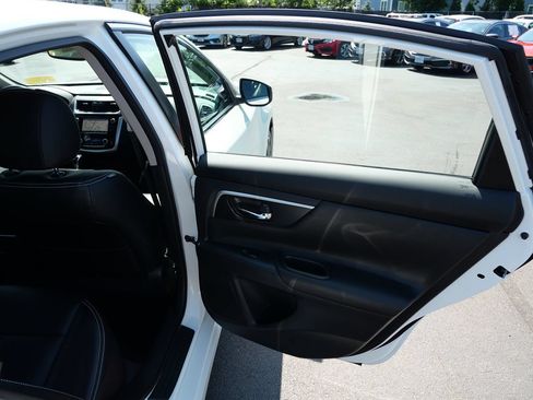 Used 2018 Nissan Altima 2.5 SV w/ 2.5 SV Technology Package FWD image 34