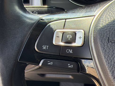 Used 2018 Volkswagen Atlas SE w/ R-Line Package AWD/4WD image 16