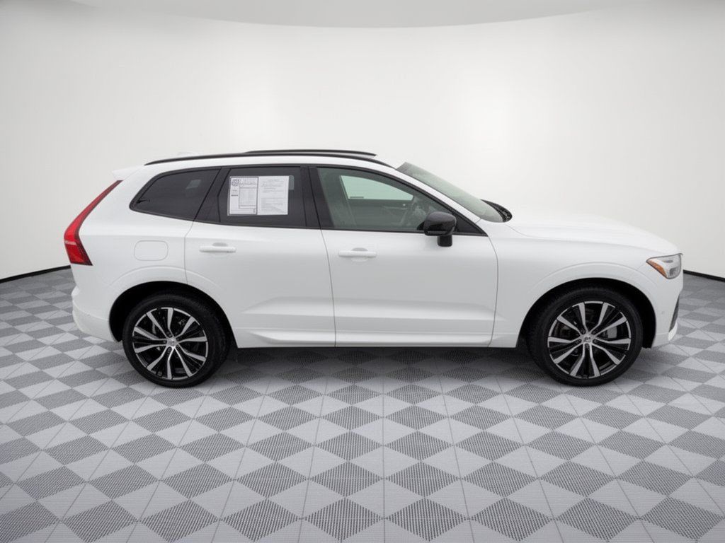 Used 2024 Volvo XC60 B5 Plus w/ Climate Package AWD/4WD image 8