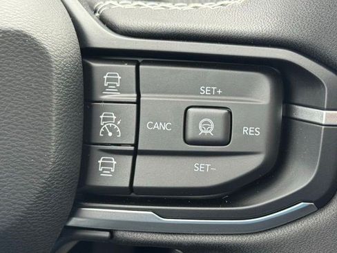 New 2026 Jeep Cherokee Overland w/ Advanced Pro Tech Group AWD/4WD image 20