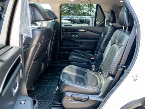 Used 2024 Honda Pilot Touring image 14