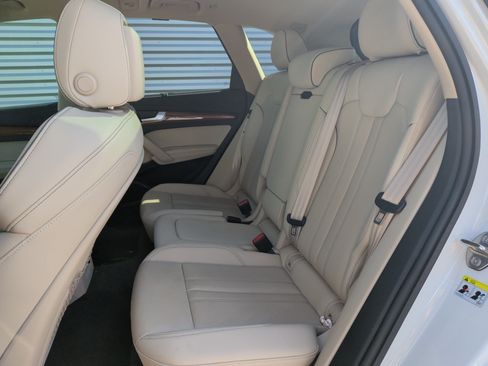 Certified 2024 Audi Q5 e Premium Plus w/ Premium Plus Package AWD/4WD image 32