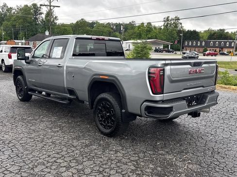 Used 2024 GMC Sierra 2500 AT4 w/ AT4 Preferred Package AWD/4WD image 5