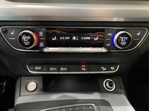 Used 2018 Audi SQ5 Premium Plus w/ Navigation Package image 19