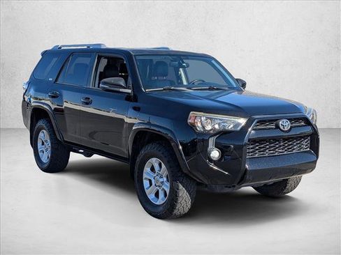 Used 2016 Toyota 4Runner SR5 Premium image 3