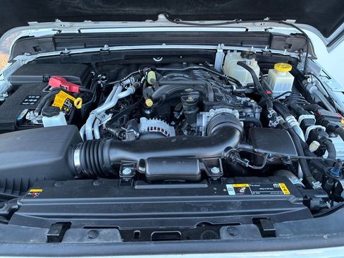 Used 2023 Jeep Gladiator Sport image 22