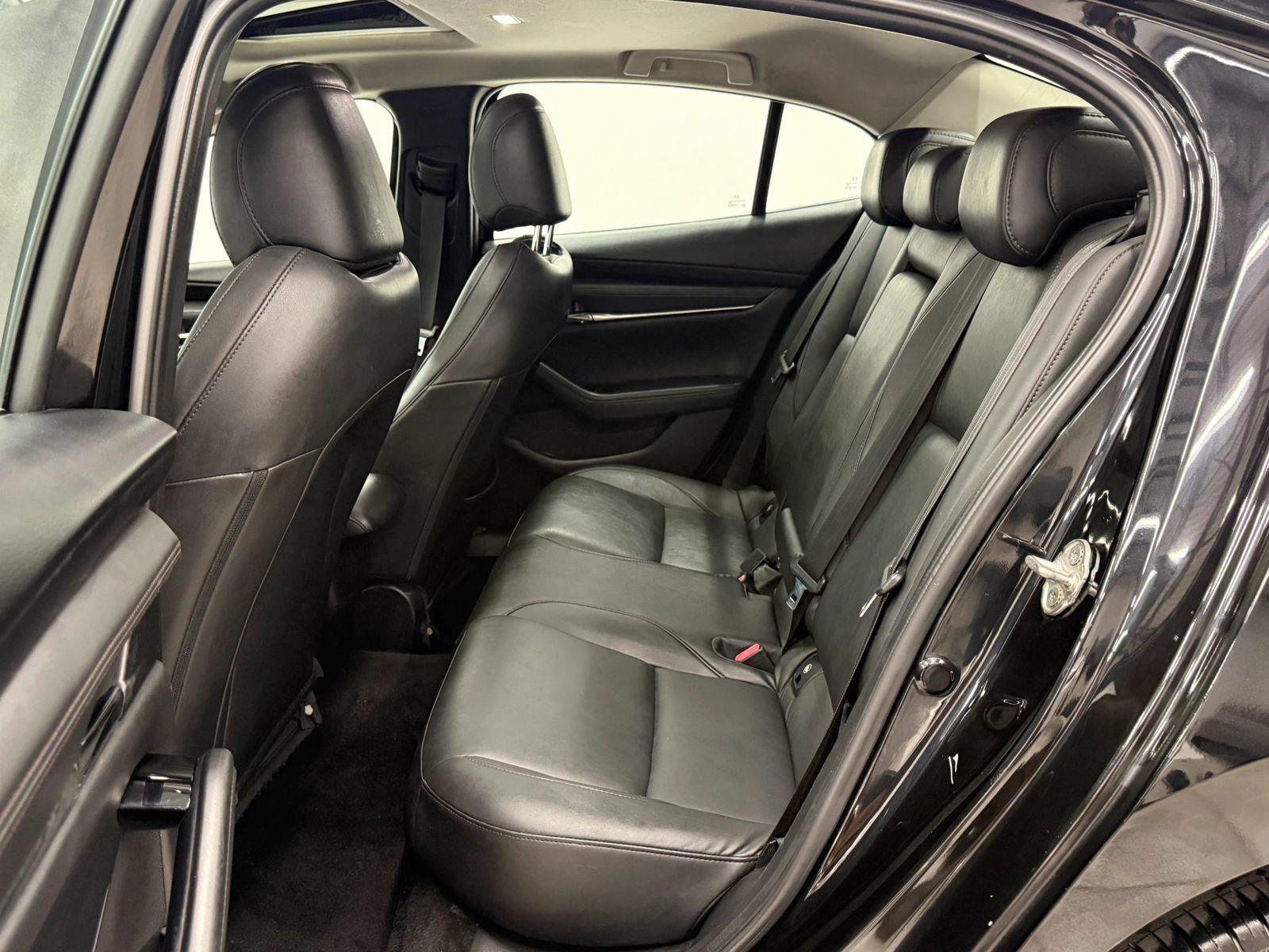 Used 2022 MAZDA MAZDA3 s FWD image 20