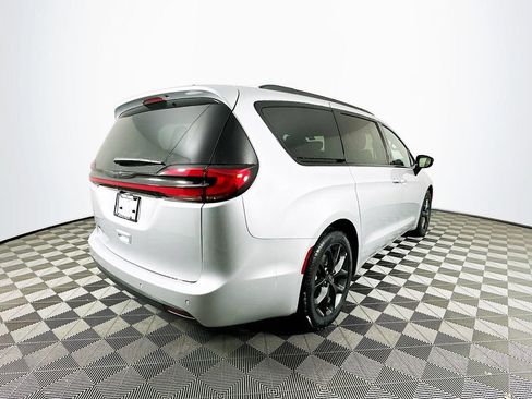 New 2026 Chrysler Pacifica Select w/ S Appearance Package FWD image 9