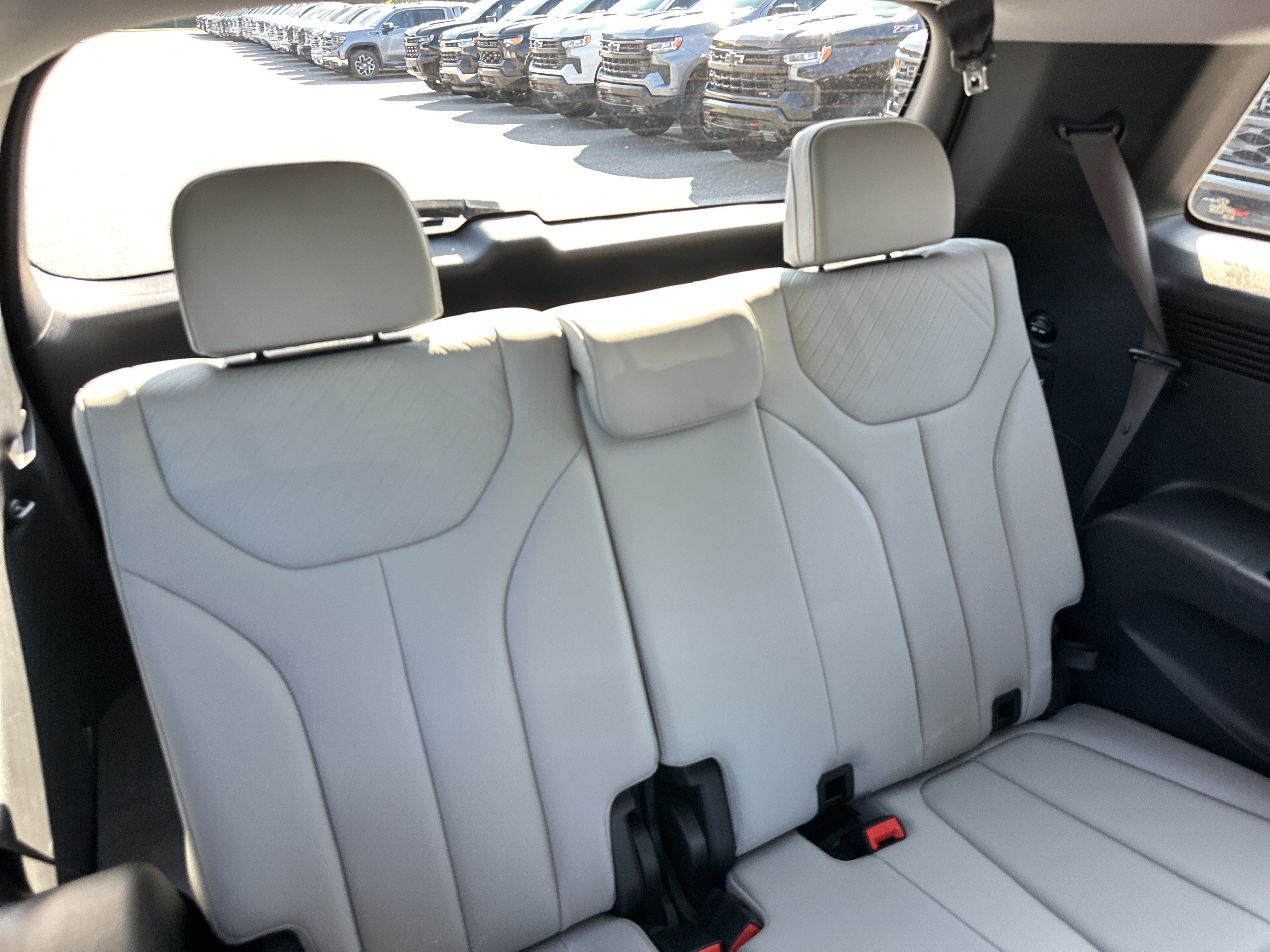 Used 2024 Hyundai Palisade SEL FWD image 19