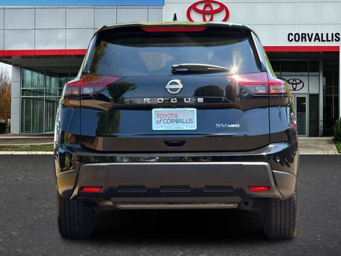 Used 2024 Nissan Rogue SV AWD/4WD image 5