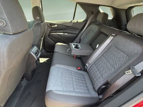 Used 2024 Chevrolet Equinox LT image 18