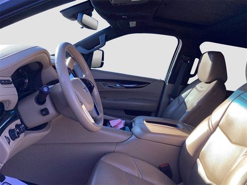 Used 2019 Cadillac Escalade Platinum image 28