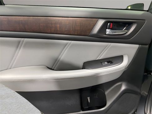 Used 2018 Subaru Outback 2.5i Limited image 31