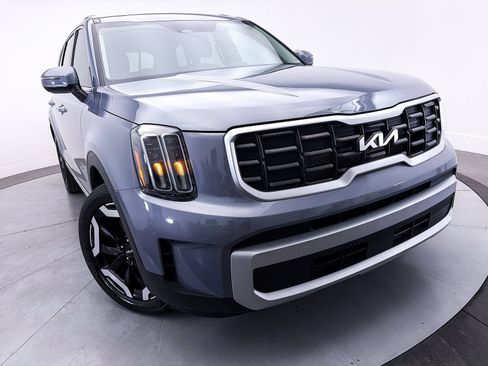 Certified 2024 Kia Telluride S w/ S Sunroof Package FWD image 8