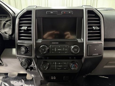 Used 2019 Ford F150 XLT w/ Trailer Tow Package image 12