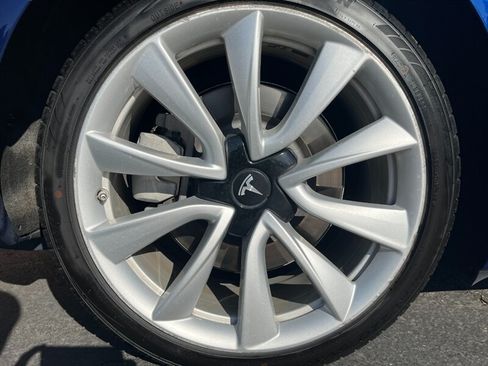 Used 2018 Tesla Model 3 Long Range RWD image 34