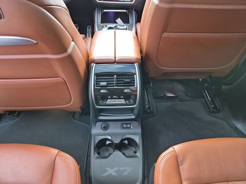 Used 2024 BMW X7 M60i w/ Climate Comfort Package AWD/4WD image 34