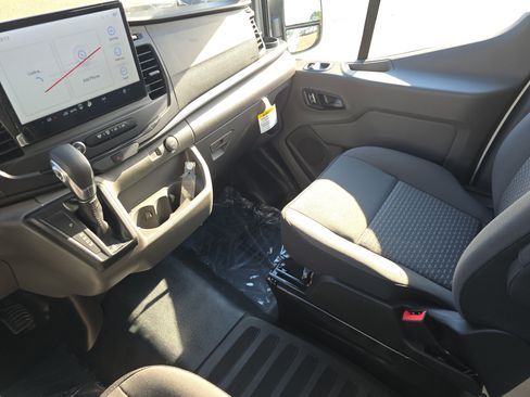 New 2026 Ford Transit 250 148 Medium Roof RWD image 27