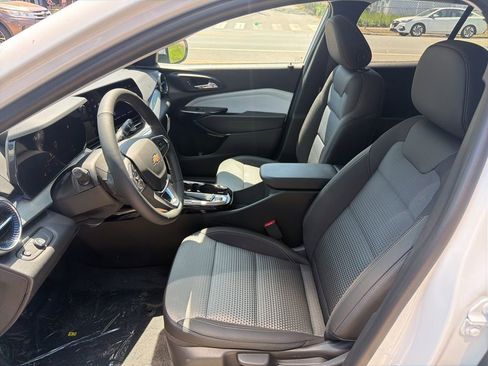New 2026 Chevrolet Trax LT w/ LT Convenience Package FWD image 18