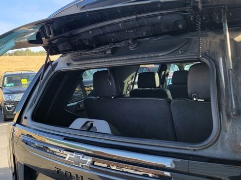 Used 2024 Chevrolet Tahoe Z71 w/ Luxury Package image 59