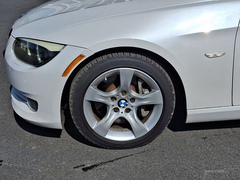 Used 2011 BMW 335i Convertible RWD image 9