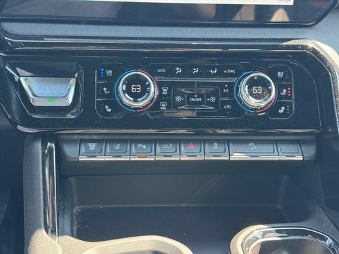 Used 2024 GMC Sierra 2500 AT4 w/ AT4 Premium Plus Package AWD/4WD image 23