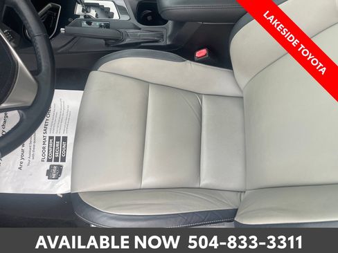 Used 2018 Toyota RAV4 Limited w/ Advanced Technology Package FWD image 28