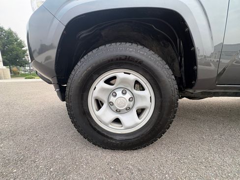 Used 2019 Toyota Tacoma SR AWD/4WD image 26