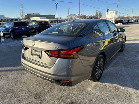 Used 2024 Nissan Altima 2.5 SV image 6