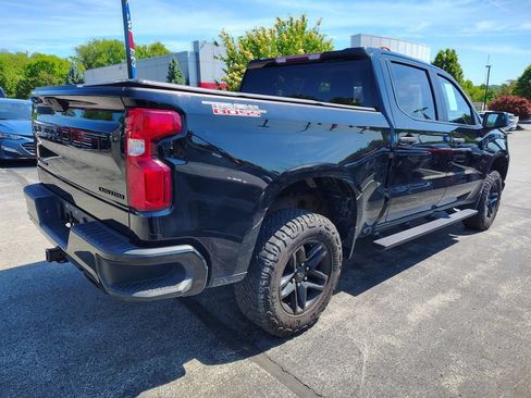 Used 2021 Chevrolet Silverado 1500 Custom Trail Boss w/ Midnight Edition AWD/4WD image 4