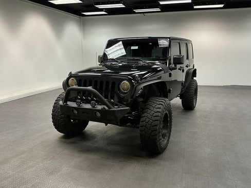 Used 2015 Jeep Wrangler Unlimited Sport w/ Max Tow Package AWD/4WD image 1