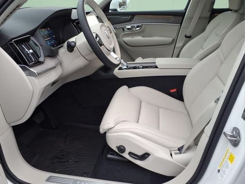 New 2026 Volvo XC90 T8 Ultra w/ Protection Package Premier AWD/4WD image 14