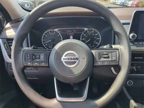 Used 2021 Nissan Rogue S image 28