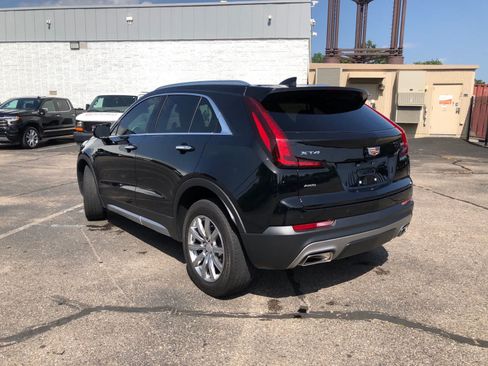 Used 2023 Cadillac XT4 Premium Luxury w/ Technology Package AWD/4WD image 5