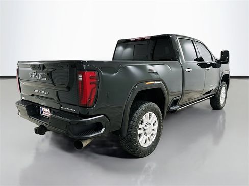 Used 2024 GMC Sierra 2500 Denali Ultimate image 7
