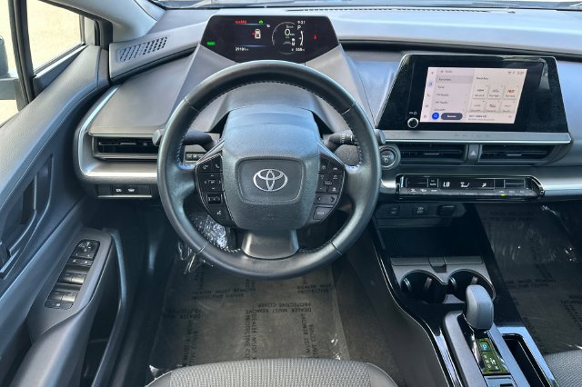 Certified 2025 Toyota Prius LE FWD image 18