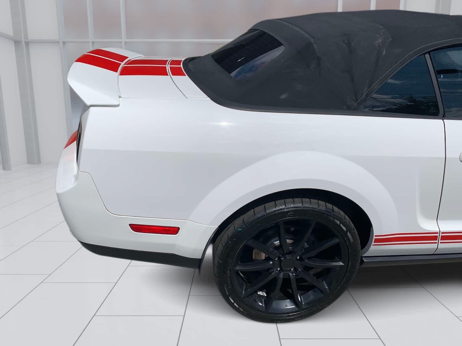 Used 2008 Ford Mustang Shelby GT500 RWD image 16