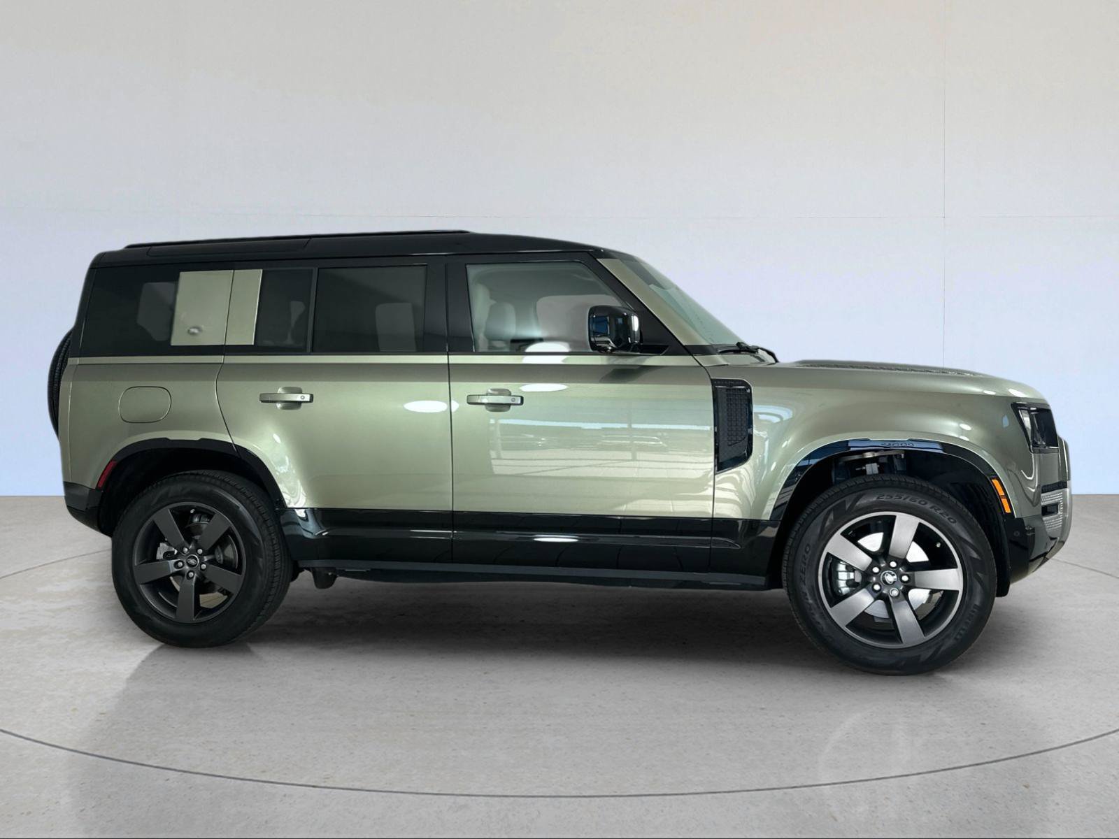 Used 2023 Land Rover Defender 110 S AWD/4WD image 7