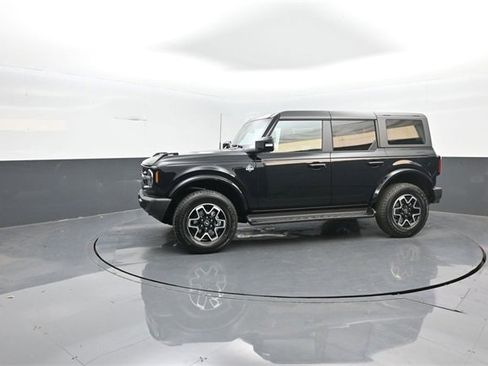New 2025 Ford Bronco Outer Banks image 4