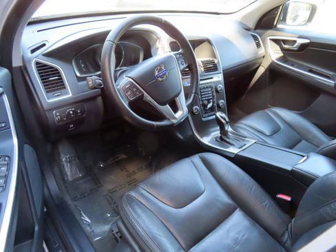 Used 2014 Volvo XC60 T6 AWD/4WD image 9
