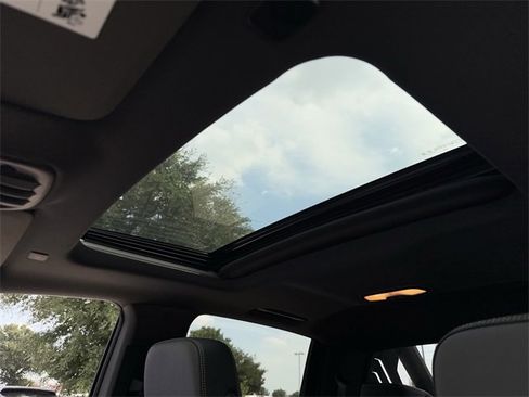 New 2025 Chevrolet Colorado ZR2 w/ Midnight Edition image 25