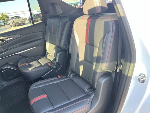 New 2026 Chevrolet Traverse RS w/ LPO, Floor Liner Package image 26