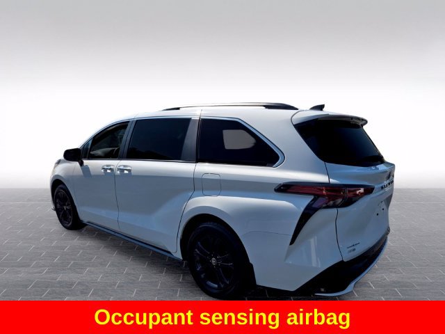 Used 2024 Toyota Sienna XSE w/ XSE Plus Package AWD/4WD image 6