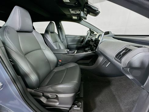 Used 2023 Subaru Solterra AWD image 33