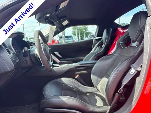 Used 2015 Chevrolet Corvette Z06 w/ 3LZ Preferred Equipment Group RWD image 9