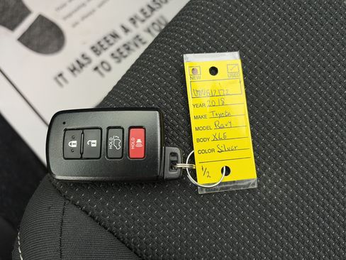 Used 2018 Toyota RAV4 XLE FWD image 32