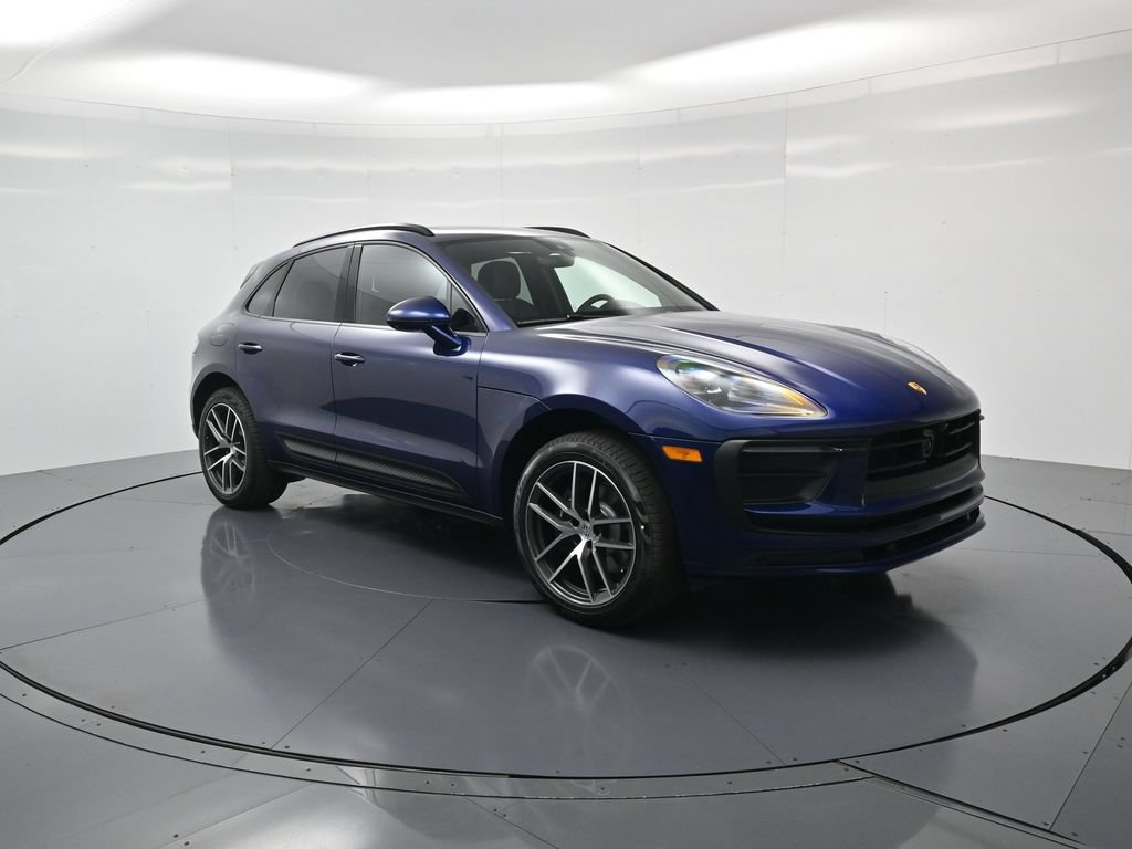 Certified 2026 Porsche Macan AWD/4WD image 32